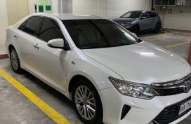 Selling Pearlwhite Toyota Camry 2018 in San Juan