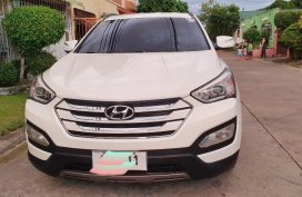 White Hyundai Santa Fe 2005 for sale in Manila