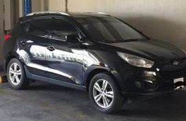 Selling Black Hyundai Tucson 2012 in Makati