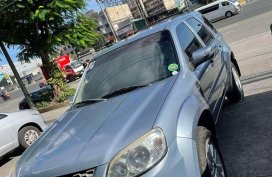 Ford escape 4x2 AT  XLT 2013 Model