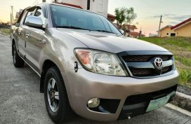 2007 TOYOTA HILUX E