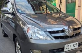 Selling Silver Toyota Innova 2006 in Valenzuela