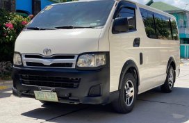 2013 TOYOTA HIACE COMMUTER DIESEL M/T - LOADED