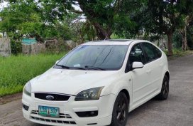 Selling White Ford Focus 2006 Sedan in Tarlac City
