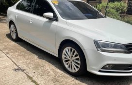 Selling White Volkswagen Jetta 2016 in Cainta
