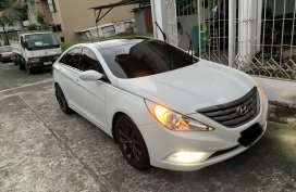 Sell White 2010 Hyundai Sonata in Manila