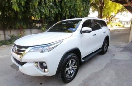 Selling White Toyota Fortuner 2017 in Batangas