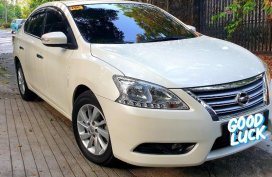 White Nissan Sylphy 2019