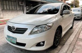  Selling Pearlwhite 2010 Toyota Corolla Altis Sedan by verified seller