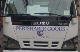 Selling Isuzu Nhr 2010