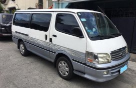  Toyota Hiace Super Grandia 2001