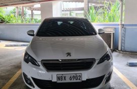  White Peugeot 308 2017