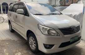 Selling Toyota Innova 2012