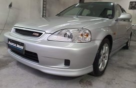 Selling Silver Honda Civic 1999 