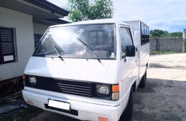 Selling White Mitsubishi L300 1994 in Lingayen