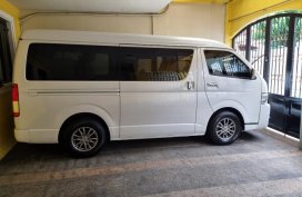 Selling White Toyota Hiace Super Grandia 2015 in San Juan