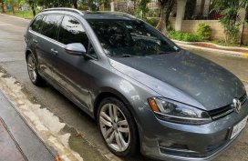 Selling Grey Volkswagen Golf 2017 in Quezon