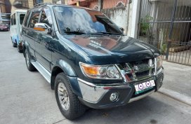 Green Isuzu Sportivo 2010 for sale in Mandaluyong