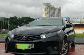 Selling Black Toyota Corolla Altis 2015 in Marikina