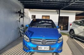 Selling Blue 2017 Mercedes-Benz B-180 Urban