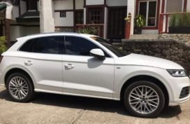 White Audi Q5 2018 for sale in Pateros
