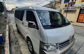 Pearl White Toyota Hiace Super Grandia 2013 for sale in Manila