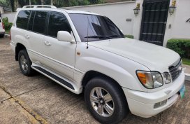 White Toyota Land Cruiser 2006 for sale in Manila