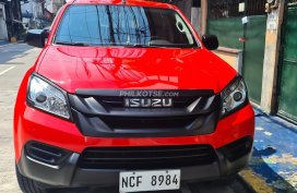 Selling used 2016 Isuzu mu-X  in Red