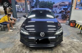 Selling Black Volkswagen Jetta 2016 in Angeles