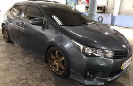 Selling Grey Toyota Corolla Altis 2016 in Manila