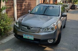 Selling Silver Subaru Outback 2011 in Pasig