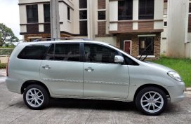 Selling Pearl White Toyota Innova 2006 in Muntinlupa