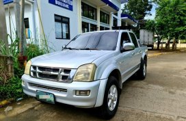 Selling Pearl White Isuzu D-Max 2005 in San Mateo