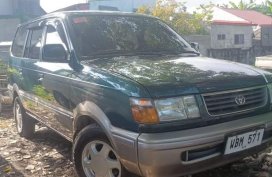 Selling Green Toyota Revo 2000 in Bacoor