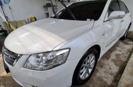 Selling Pearl White Toyota Camry 2010 in Biñan