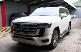 White Toyota Land Cruiser 2022 for sale in Quezon