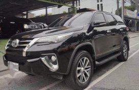 Selling Black Toyota Fortuner 2016 
