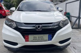 Selling Pearl White Honda Hr-V 2015 in Makati