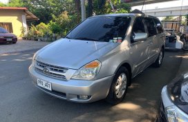 Selling Silver Kia Carnival 2010 in Muntinlupa