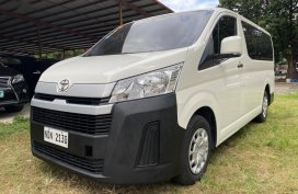 Selling Pearl White Toyota Hiace 2019 in Pasig