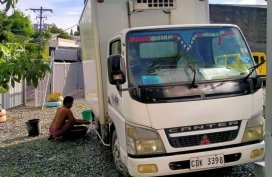 White Mitsubishi Fuso 2018 for sale in Muntinlupa 