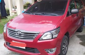 Selling used 2014 Toyota Innova  J in Red