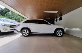 Selling White Mercedes-Benz GLC200 2018 in Santa Maria
