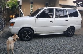 Selling Pearl White Toyota Revo 1999 in Balagtas