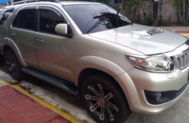 Selling Brightsilver Toyota Fortuner 2014 in Quezon