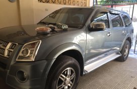 Selling Silver Isuzu Alterra 2011 in Manila