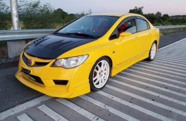 Yellow Honda Civic 2006 for sale in Automatic