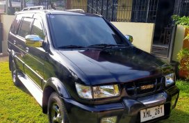 Selling Black Isuzu Crosswind 2003 in Marikina