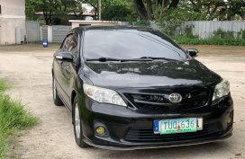 Selling Black 2011 Toyota Corolla Altis  1.6 G MT second hand