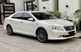 Pearl White Toyota Camry 2012 for sale in Balanga